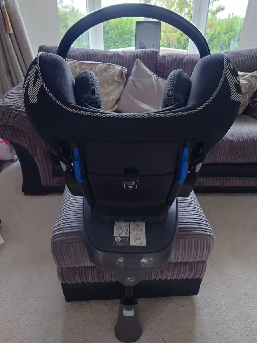 Infant Car Seat with Isofix Base - Image 2