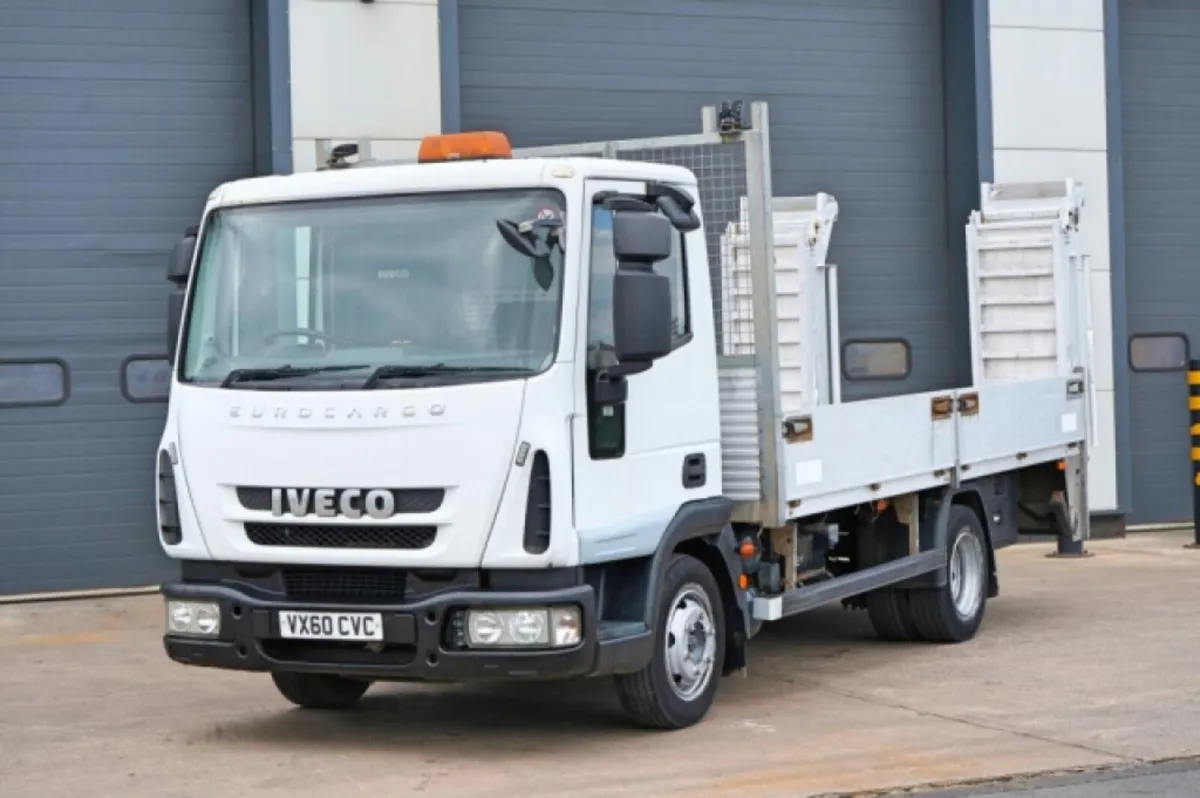 2010 IVECO ML100E-180 DROPSIDE WITH  FLIPTOE RAMPS - Image 3