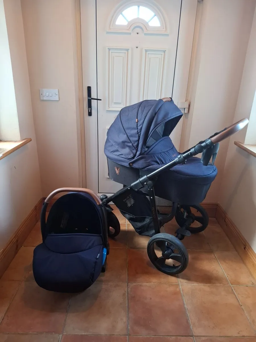 Venicci Travel System - Image 3