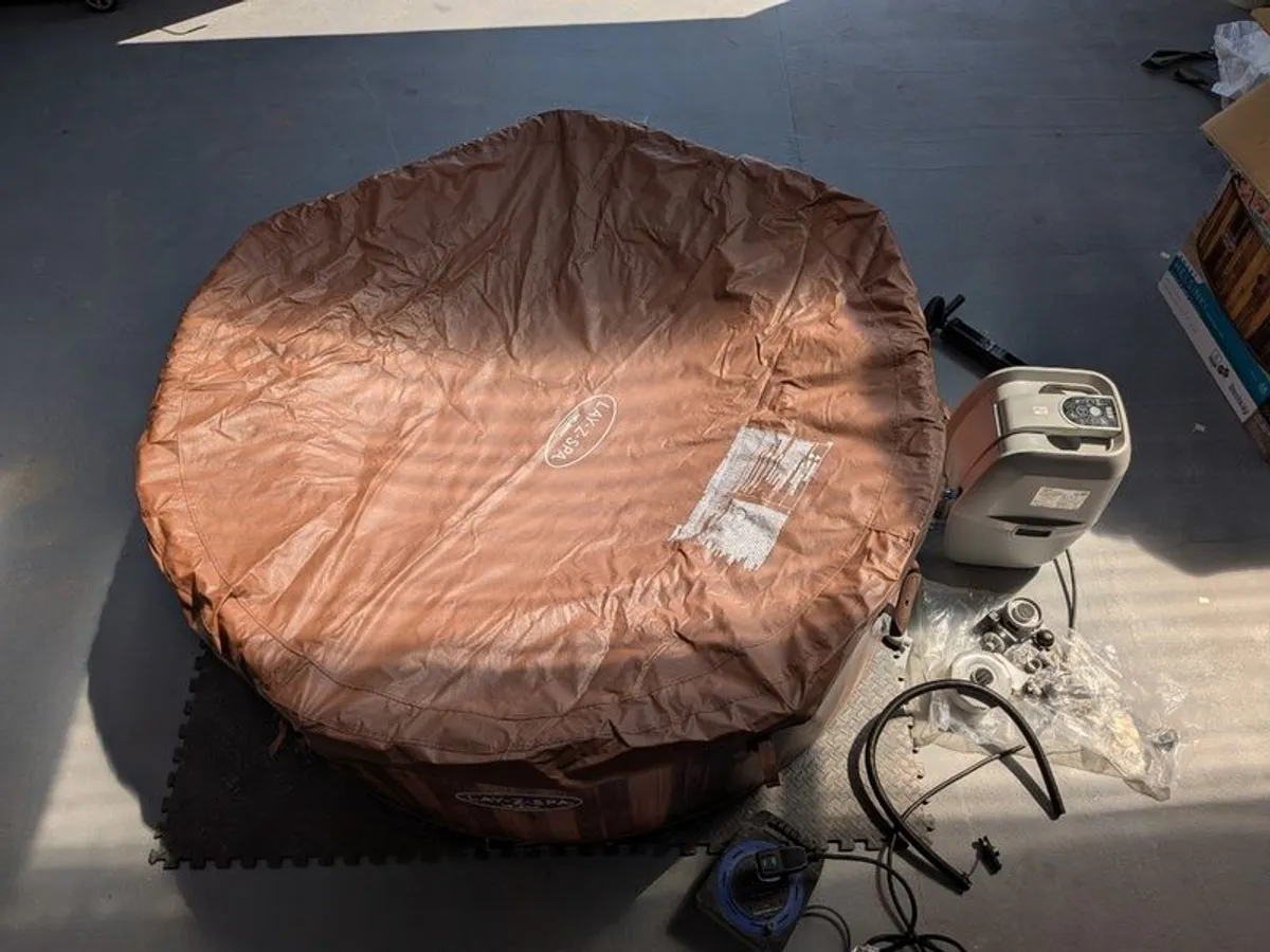 Inflatable Hot Tub - Only used once - Image 4