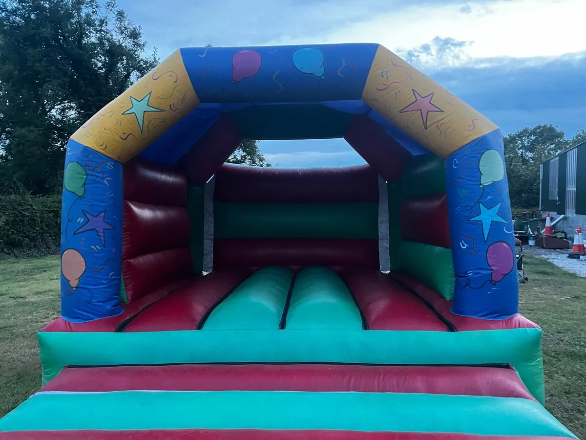 Bouncy castle - Image 1