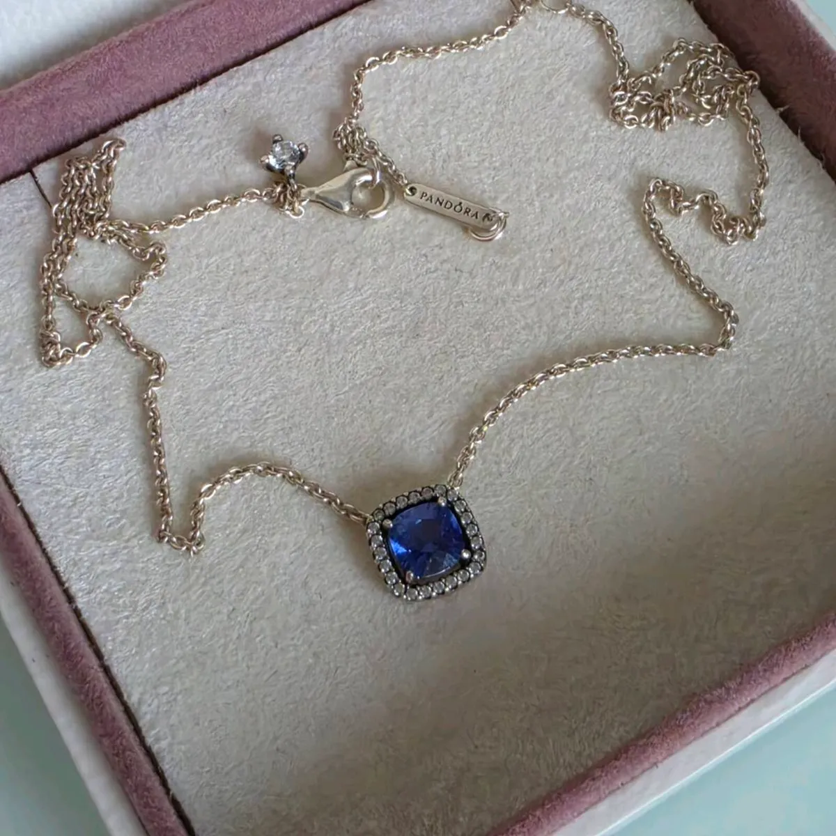 Pandora necklace square blue stone - Image 1