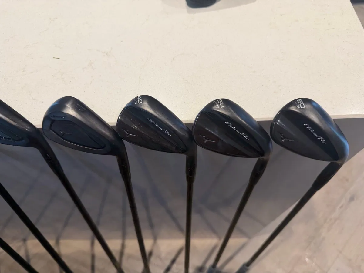 BLACKED OUT MIZUNO IRONS / WEDGES - Image 2