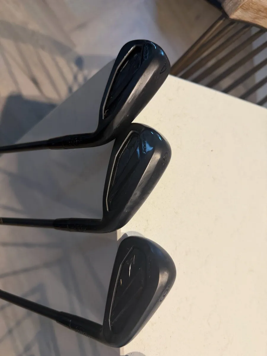 BLACKED OUT MIZUNO IRONS / WEDGES - Image 4