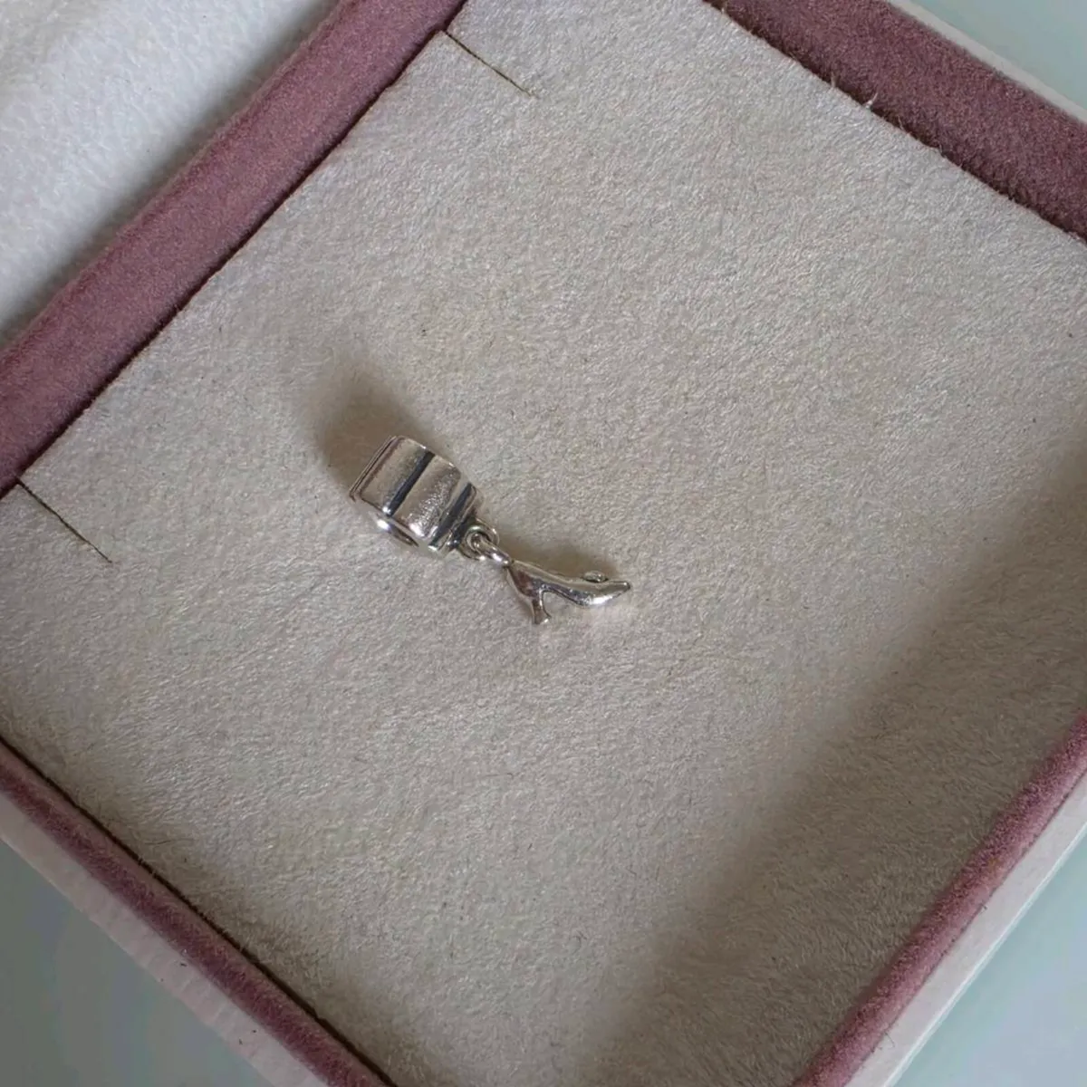 Pandora shoe charm in great condition hallmarked - Image 4