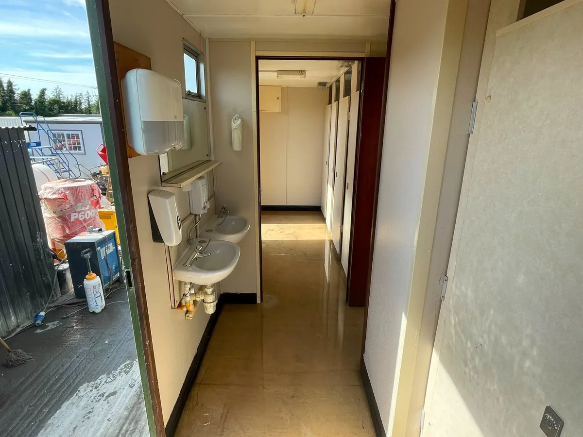 Towable Toilet Block Male/Female - Image 4