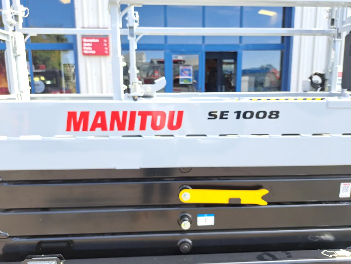 New Manitou SE1008 electric scissors lift - Image 2