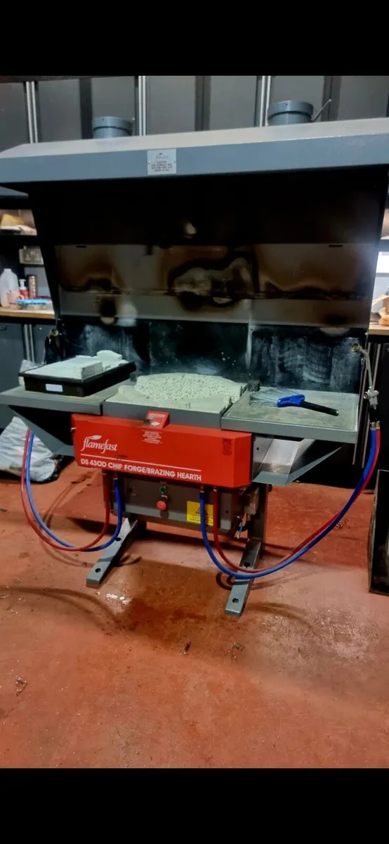 Flamefast DS430 Gas Forge - Image 1