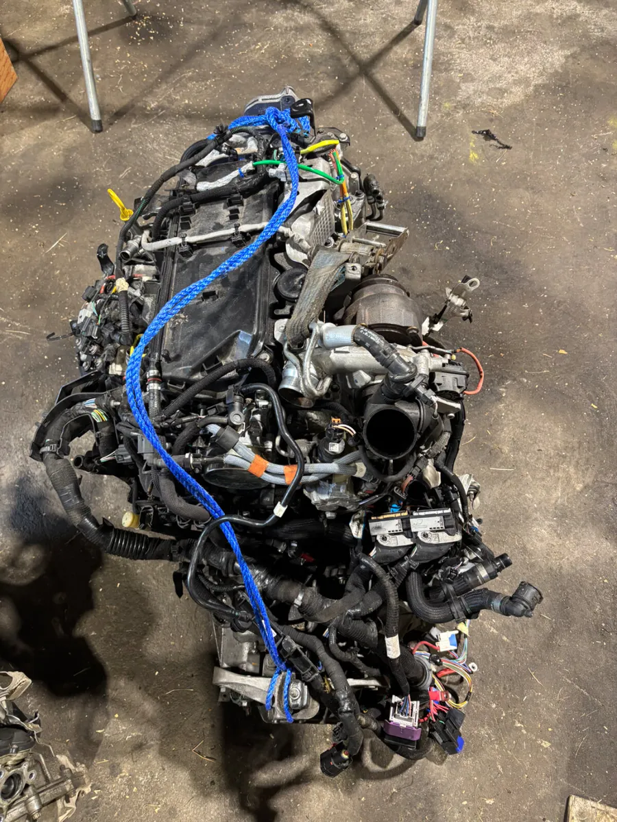 2L  Renault traffic engine & box - Image 1