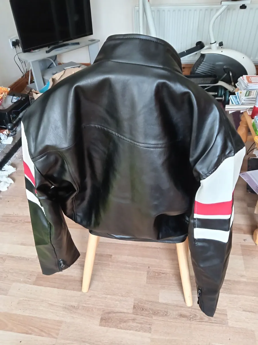 New leather motorcycle jacket size large - Image 3