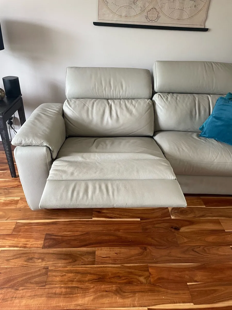 Power 3 seater recliner and 2 seater Couch - Image 2
