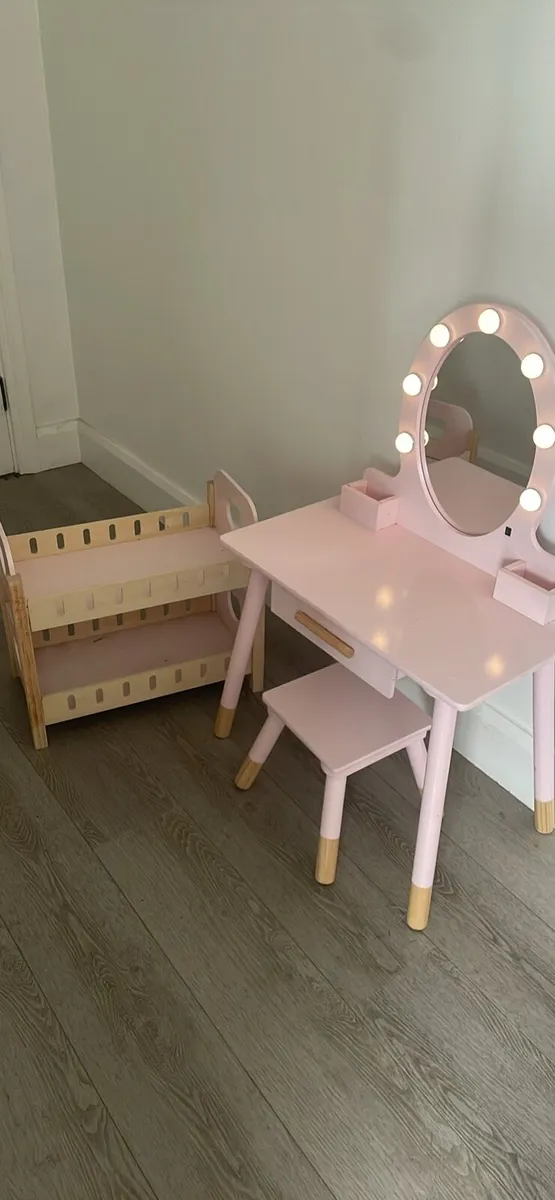 Kids dressing table - Image 2