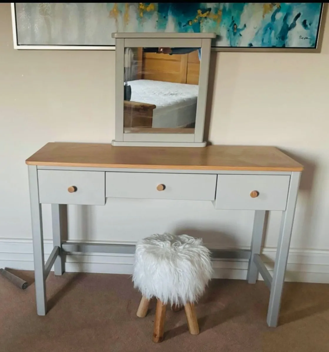 Vanity Dresser with stool