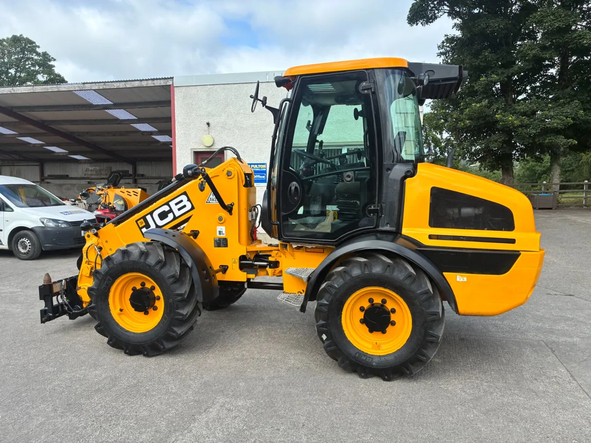 JCB TM220 - Image 2