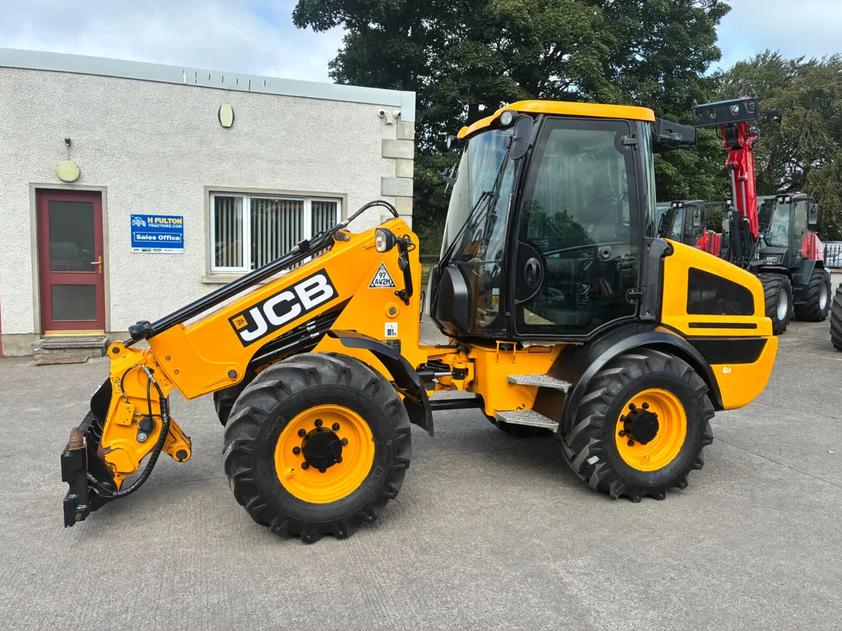 JCB TM220 - Image 1