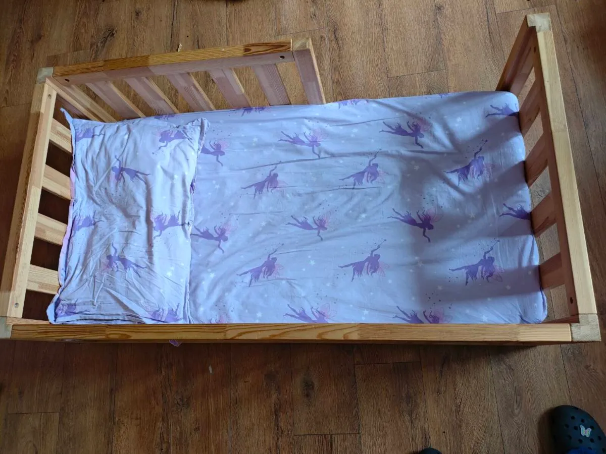 Walk-in bed and mattress - Image 1
