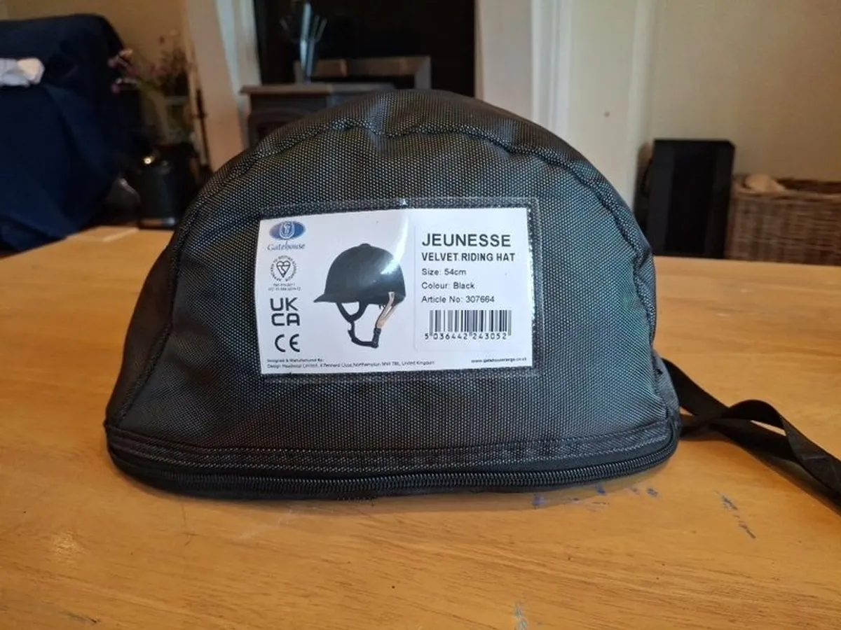 54cm Jeunesse Velvet Riding Hat - Image 1