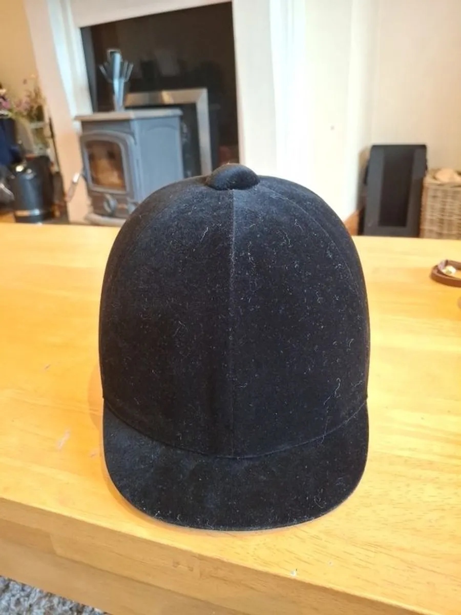 54cm Jeunesse Velvet Riding Hat - Image 2