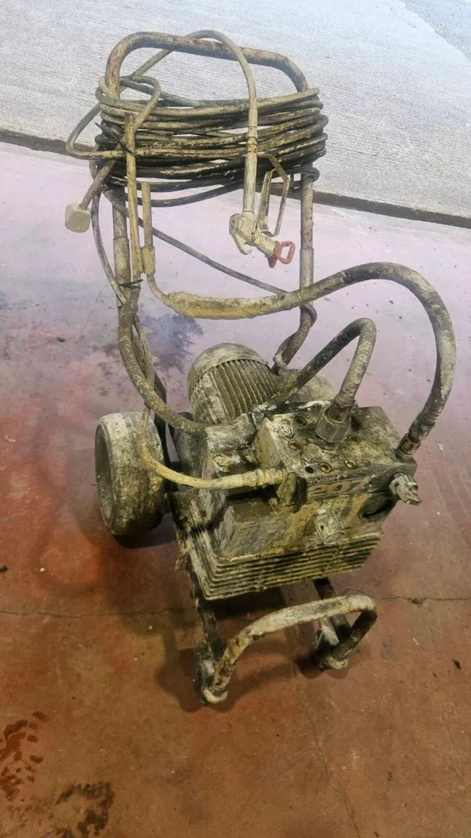 Wagner Paint Sprayer 240v - Image 1