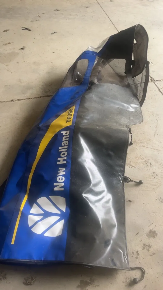 Bonnet cover newholland - Image 3