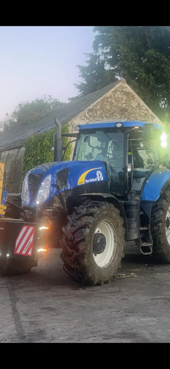 Bonnet cover newholland - Image 1