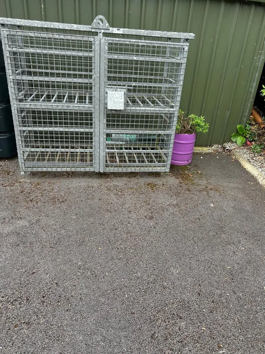 Pvc door and gas cylinder cage - Image 2