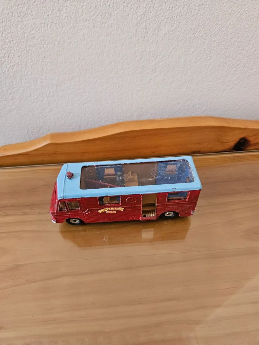 Dinky Code3 Chipperfields Circus Truck - Image 1