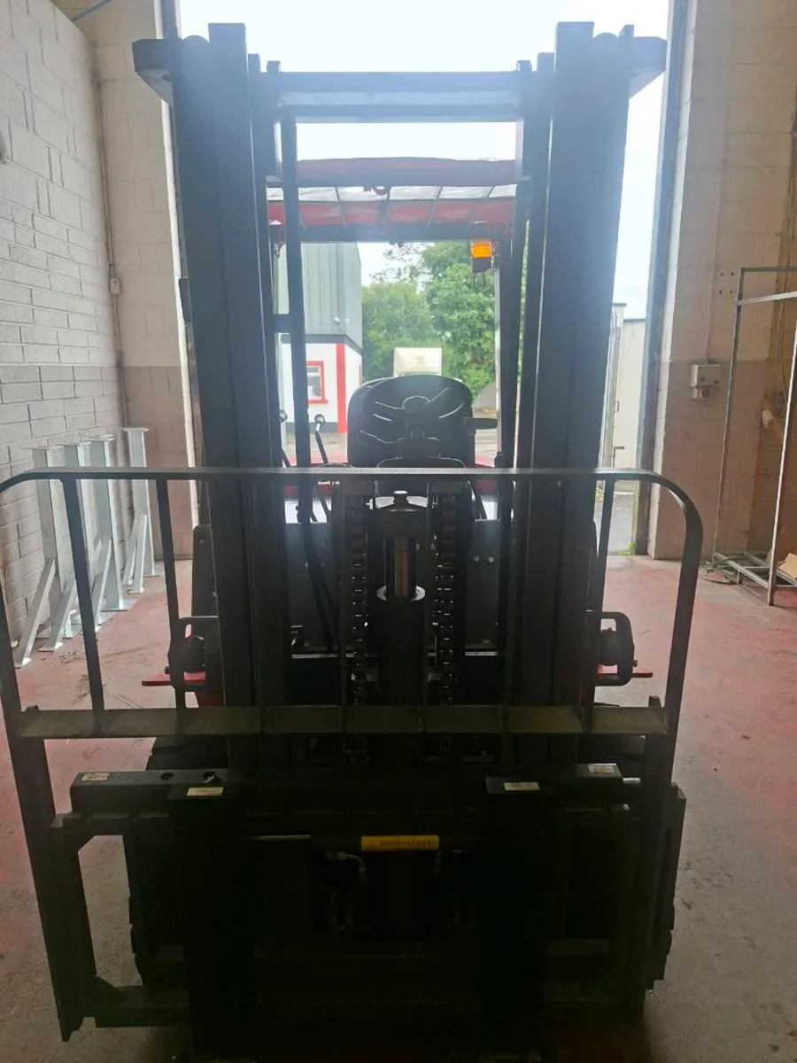 Forklift 3 tonne diesel new - Image 4