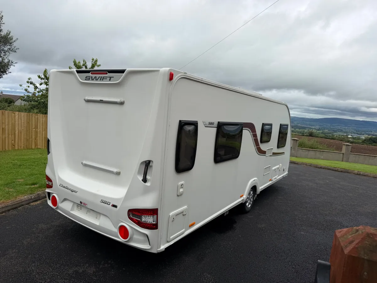 2017 Swift challenger 580 - Image 4
