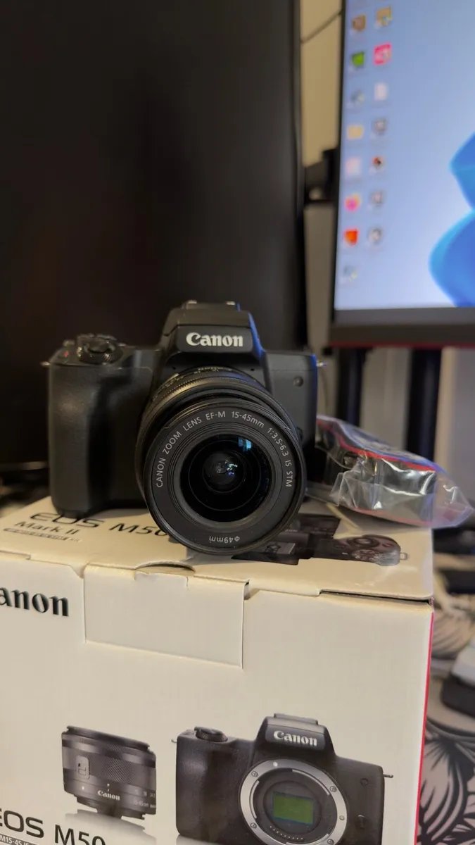 Cannon EOS M50 Mark II + 15-45mm lense kit - Image 2