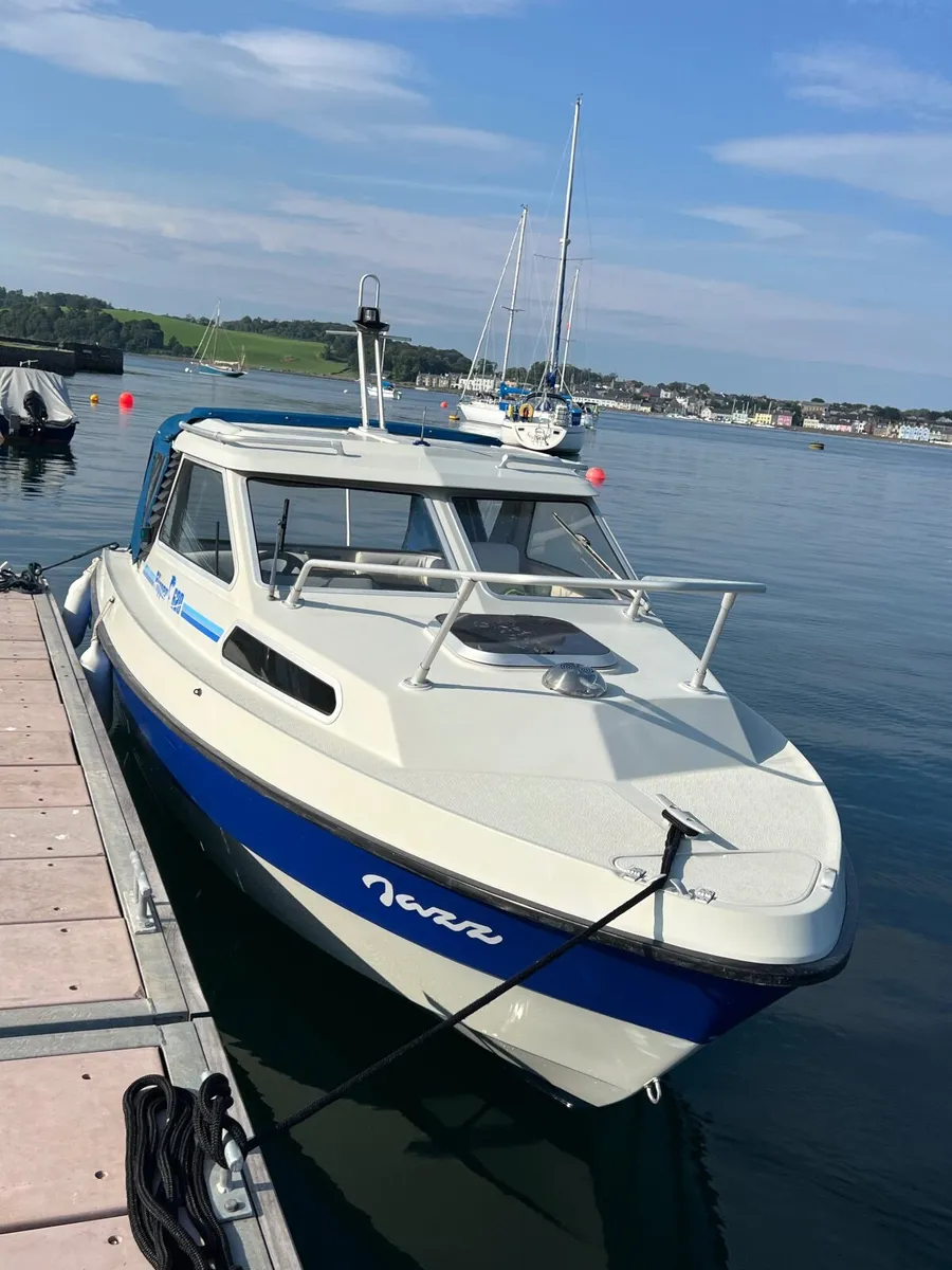 Flipper 620C motorboat / Yamaha F115 EFI - Image 3