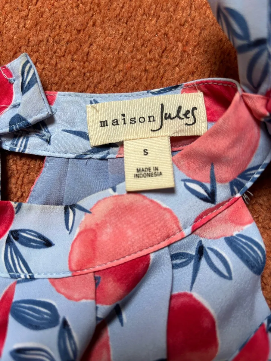 Elegant Halter Neck Top - Image 2