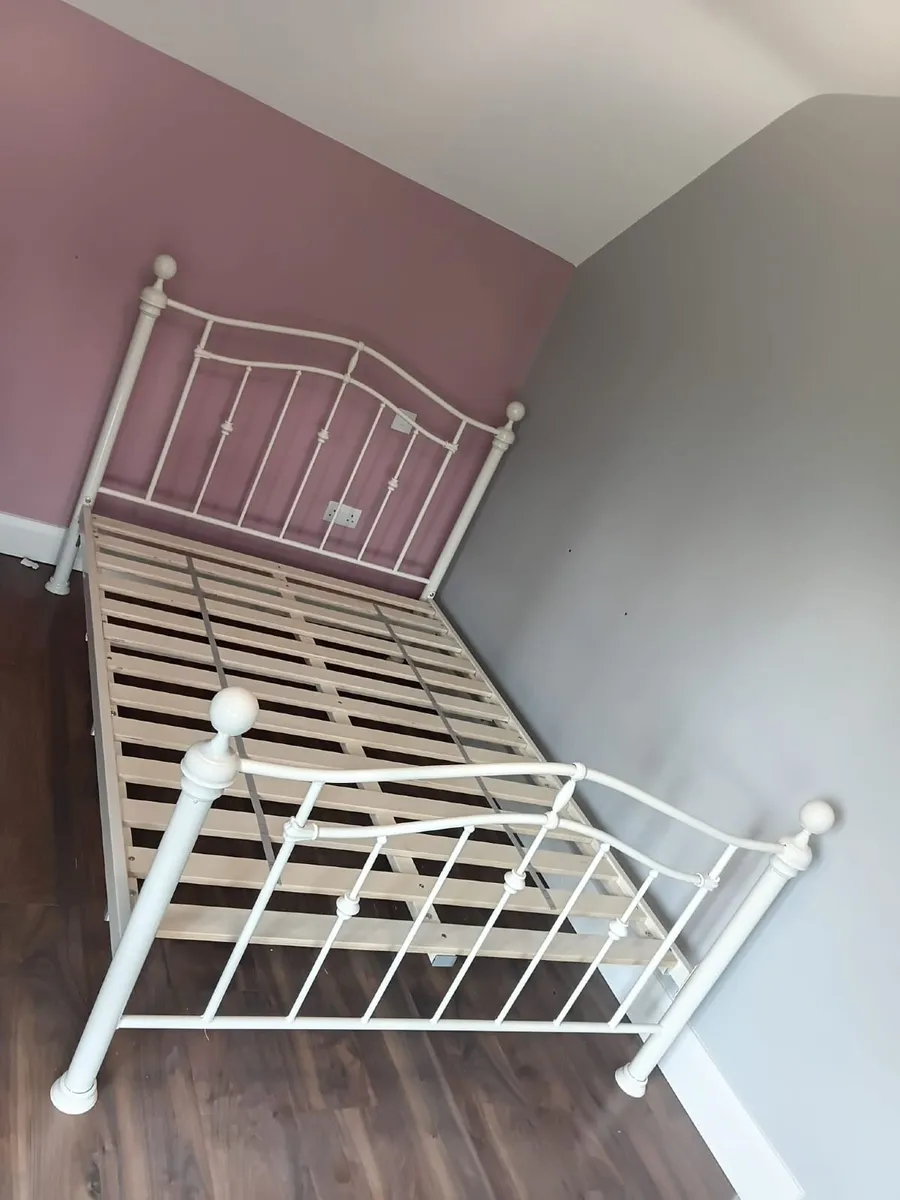 Bed 4ft inches - Image 2