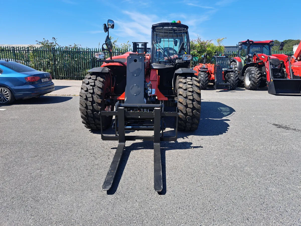 New Manitou MT735 loader - Image 3