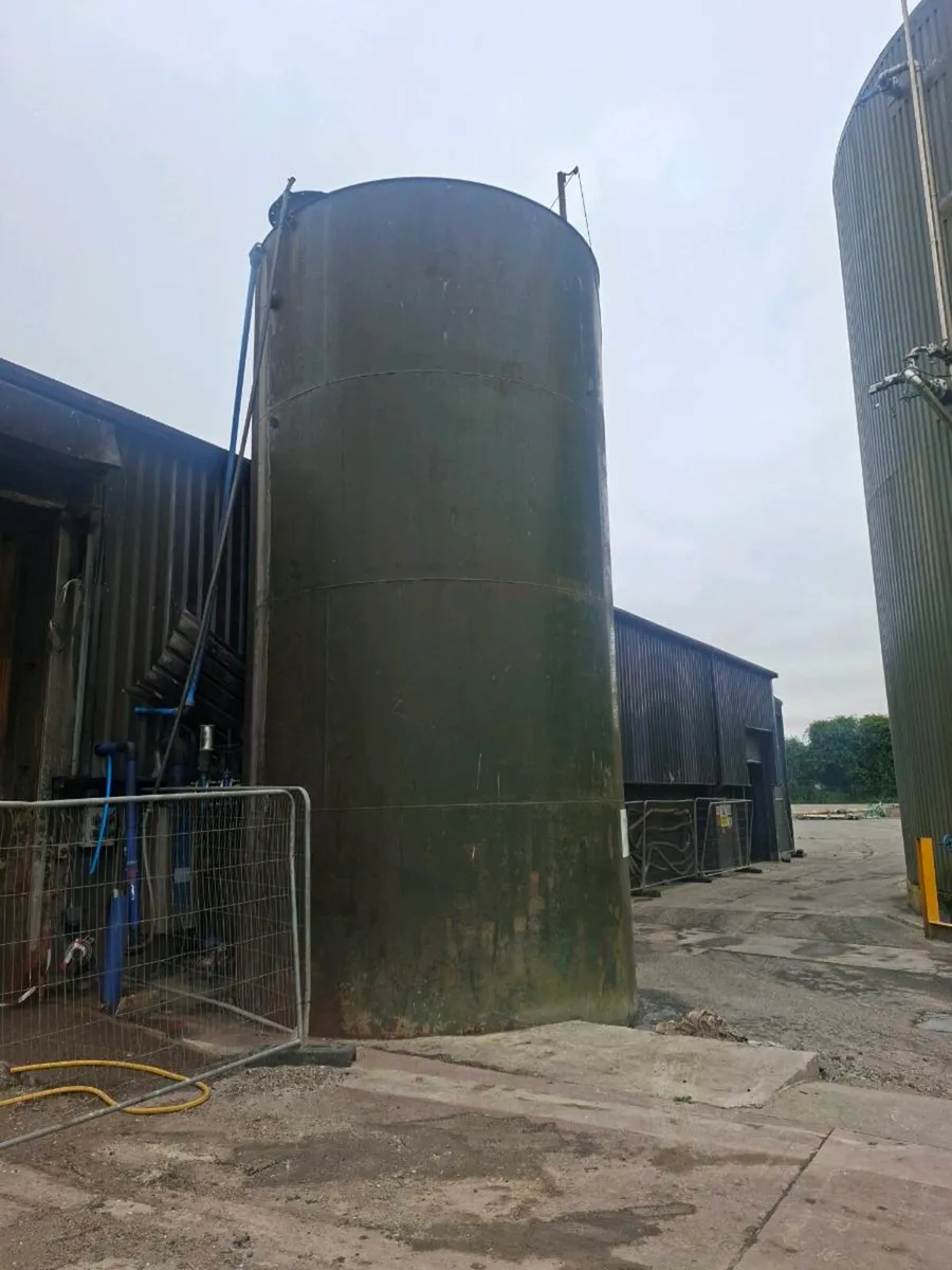Water tank 4.5m x 8m - Image 1