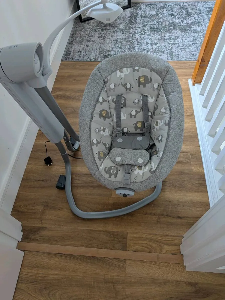 Joie Baby swinging chair