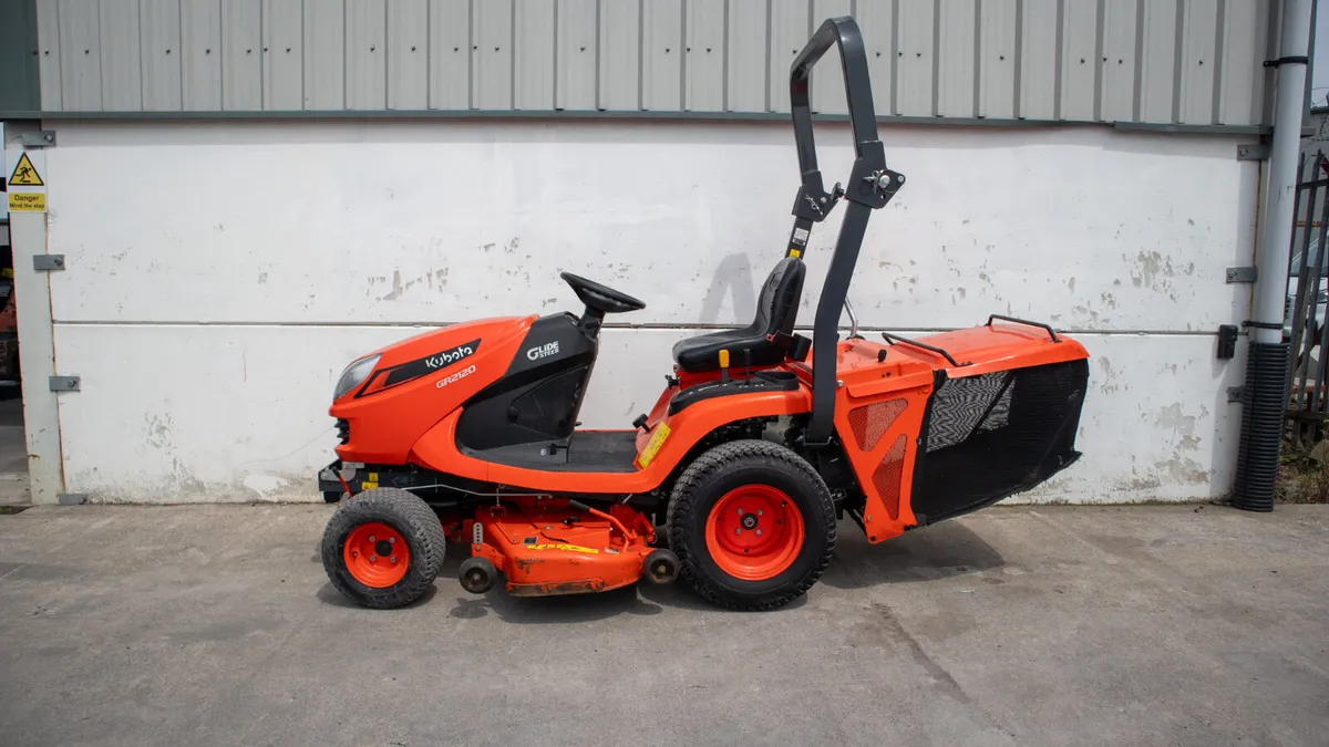 Kubota GR2120 Lawnmower - Image 3