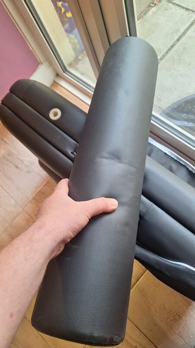 Massage Table High Spec DELIVERED - Image 3