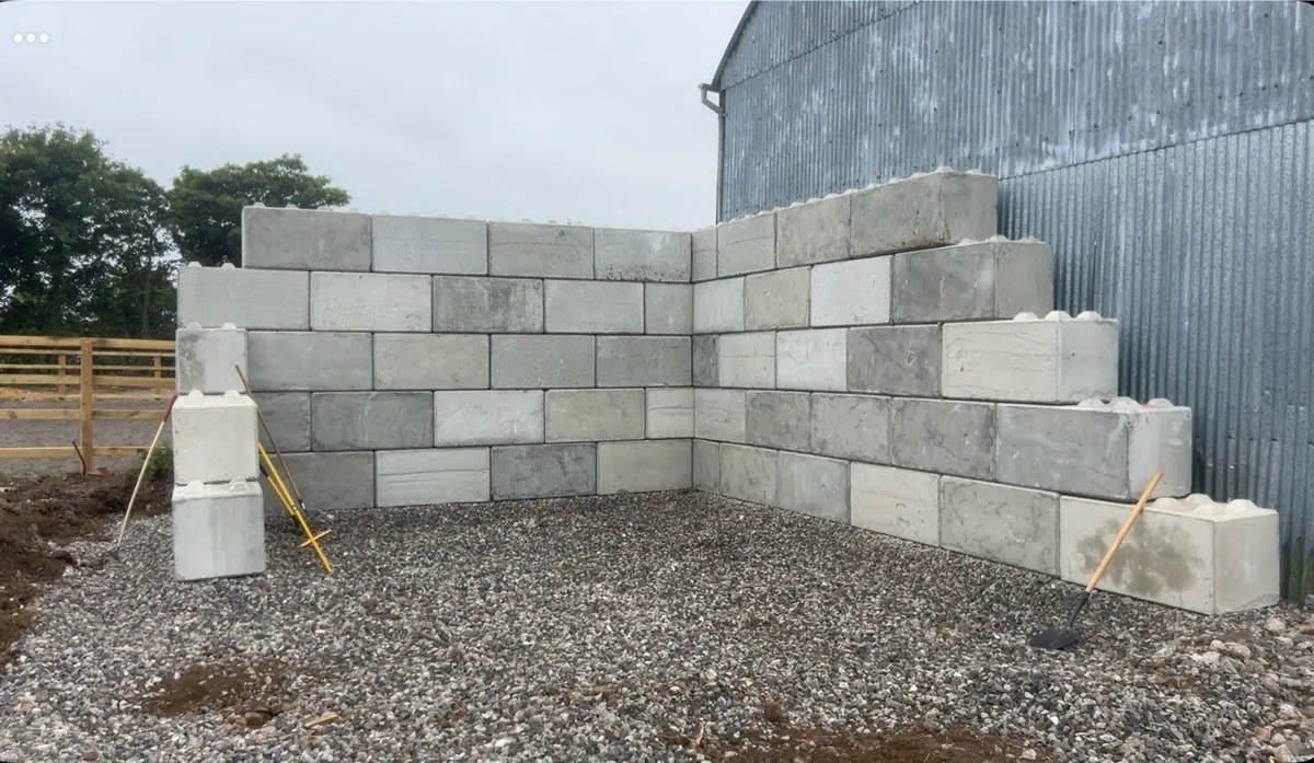 Concrete lego blocks - Image 1