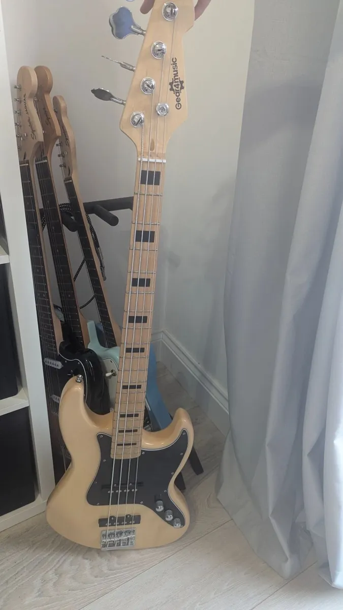 Guitar - Image 3
