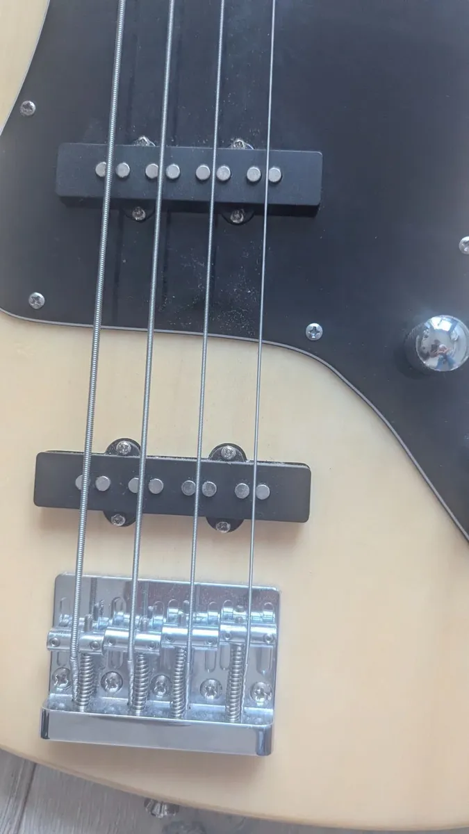 Guitar - Image 4