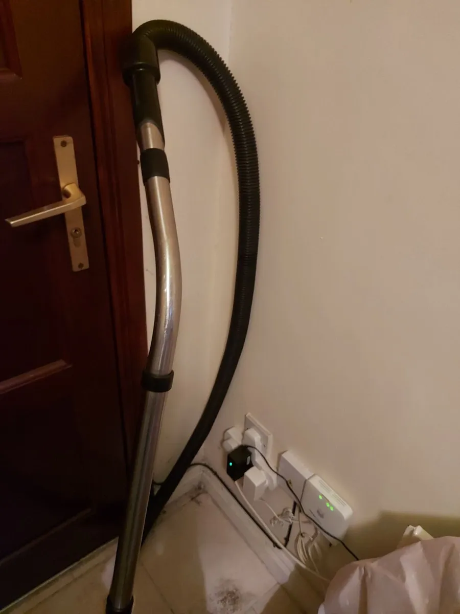 HENRY Numatic International Vacuum Cleaner - Image 2