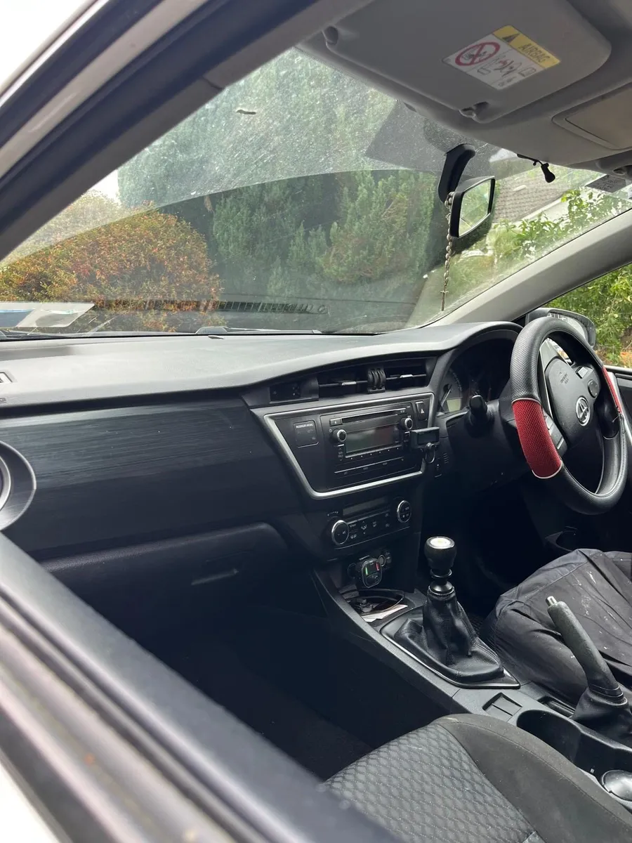 Toyota Auris Commercial Van - Image 3