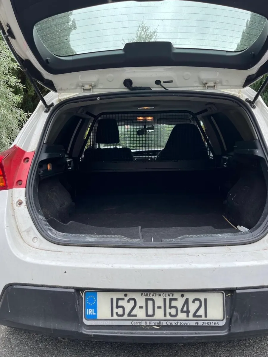 Toyota Auris Commercial Van - Image 4