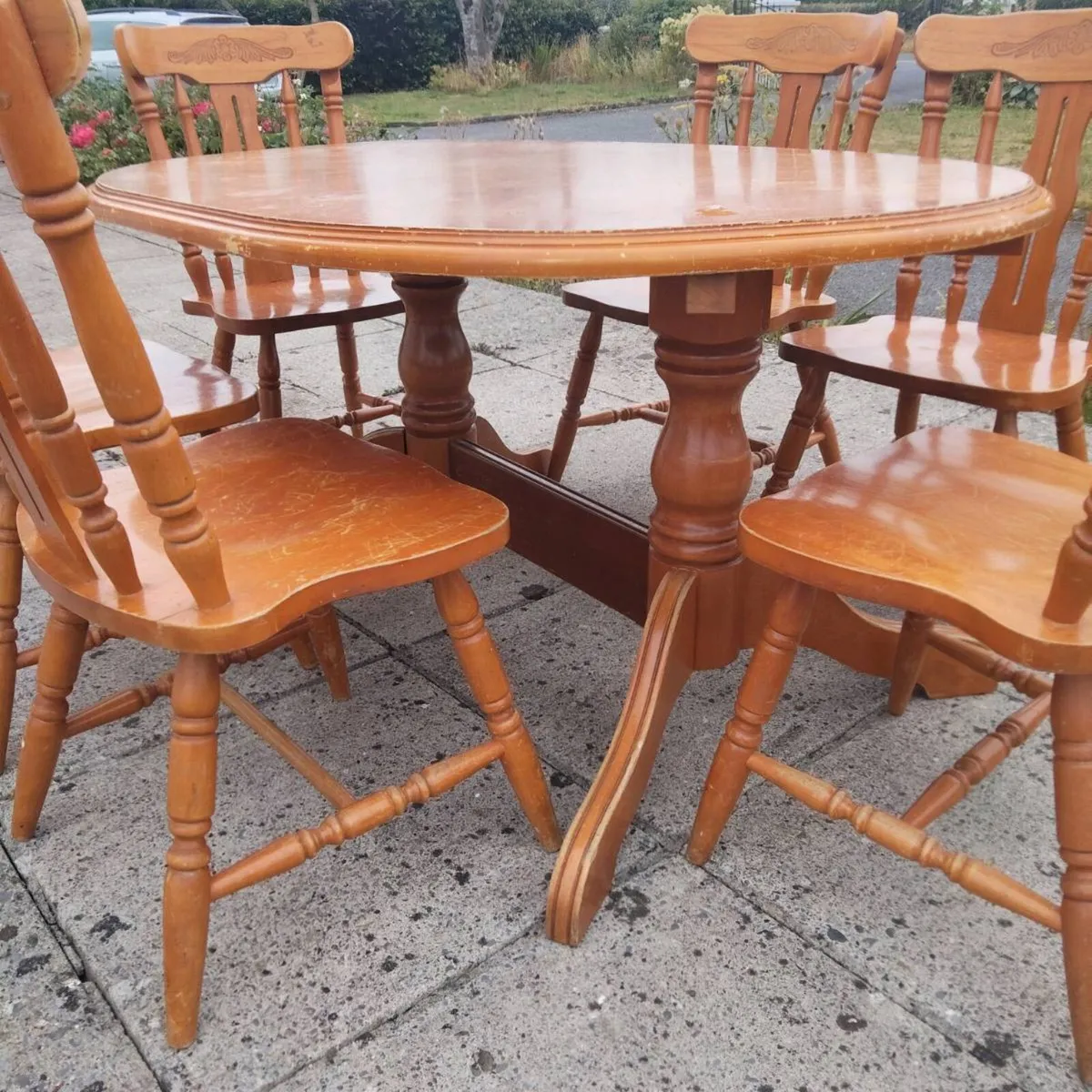 Table and 6 chairs- Kilkenny - Image 4