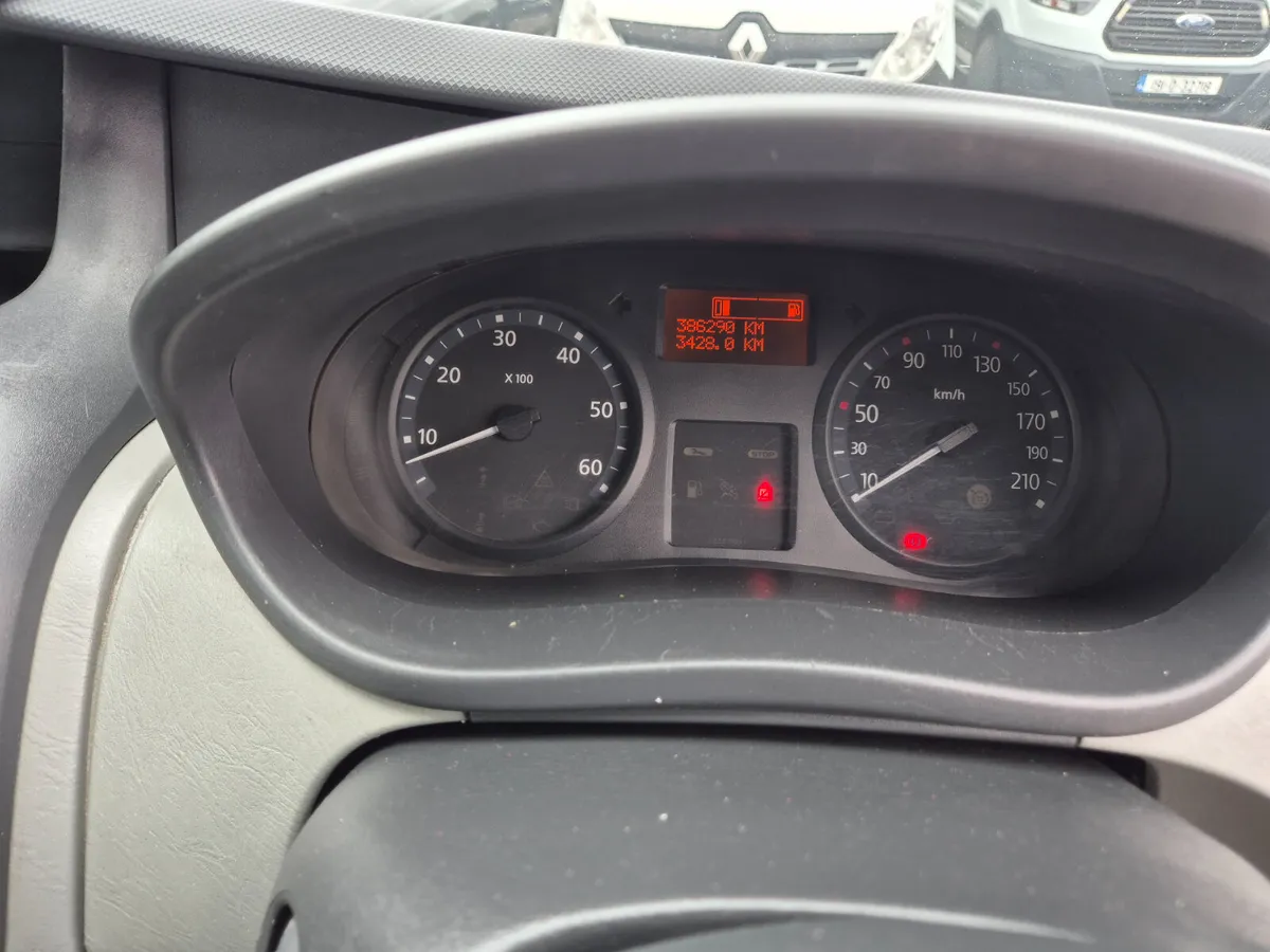 Nissan Primastar 2013 - Image 4