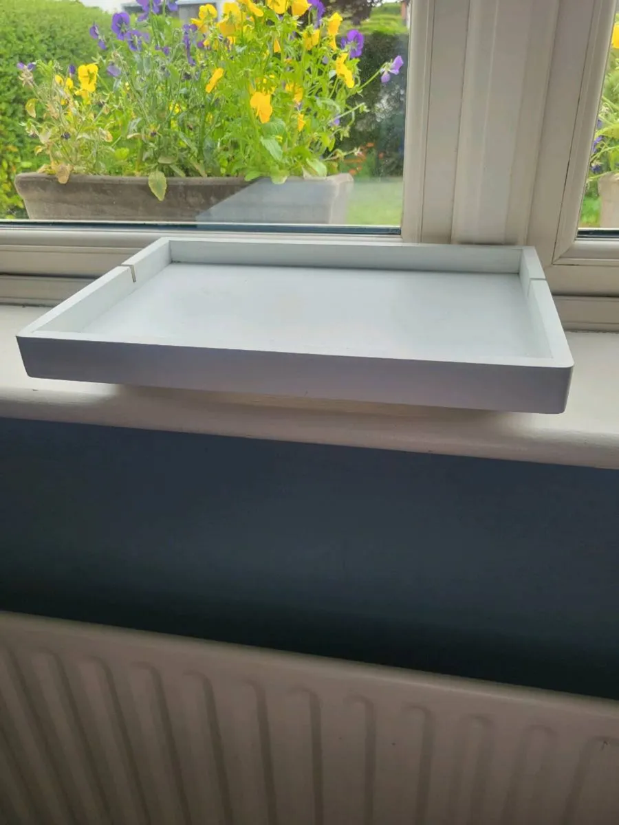 White bed shelfie - Image 2