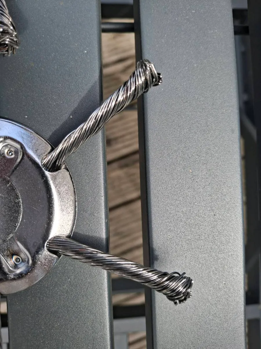 Pair of steel wire strimmer heads - Image 3