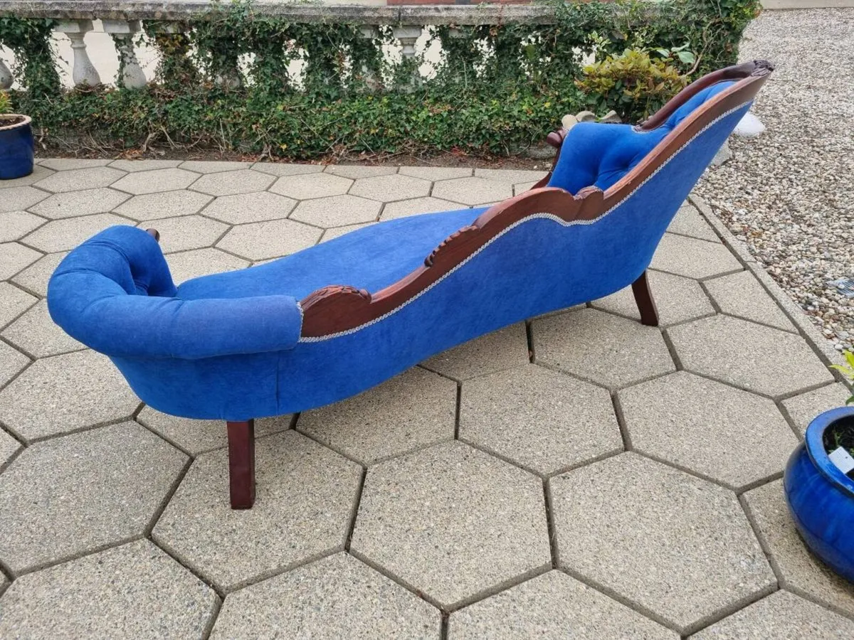 Large Reproduction Chaise Lounge - Image 4