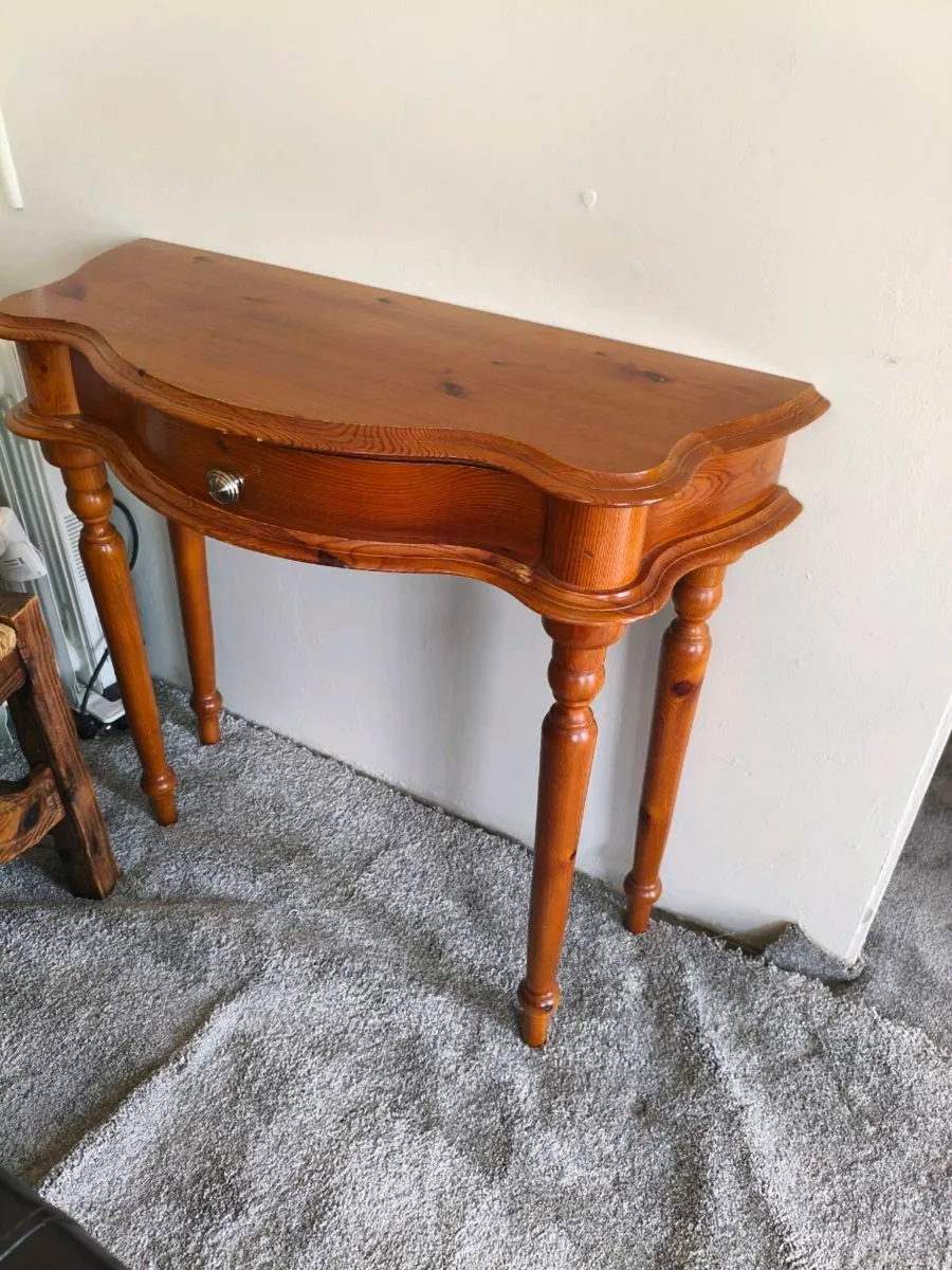 Lovely hall table, like new nice tidy - Image 2